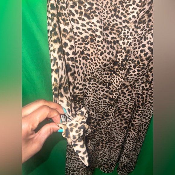 Calvin Klein Leopard Print Women's Dress size 12- MISSING BELT - Picture 4 of 8